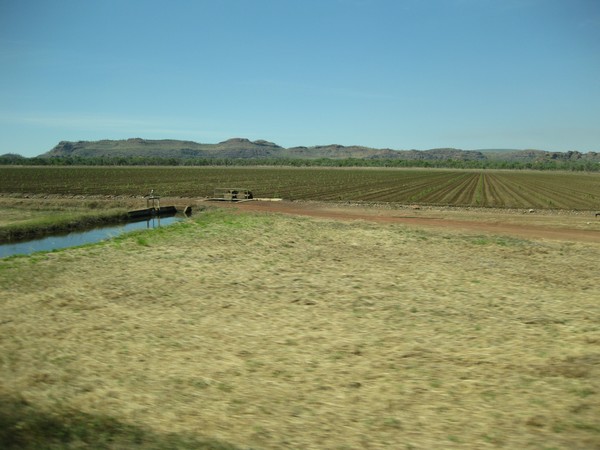 n_img_0630__ivanhoe_plain_irrigation_canal.jpg