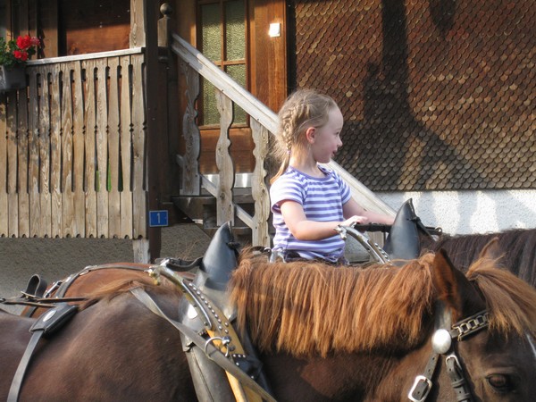 n_img_4082_elyse_on_the_horse.jpg