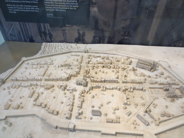 n_img_3878__model_of_old__walled_londonderry.jpg